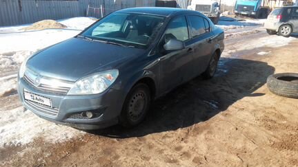 Opel Astra 1.6 МТ, 2010, седан, битый