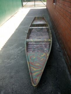 Пластиковая лодка