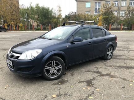 Opel Astra 1.8 МТ, 2011, седан