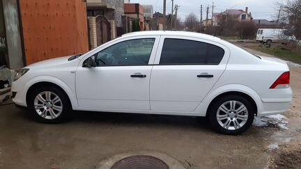 Opel Astra 1.6 МТ, 2010, 198 000 км