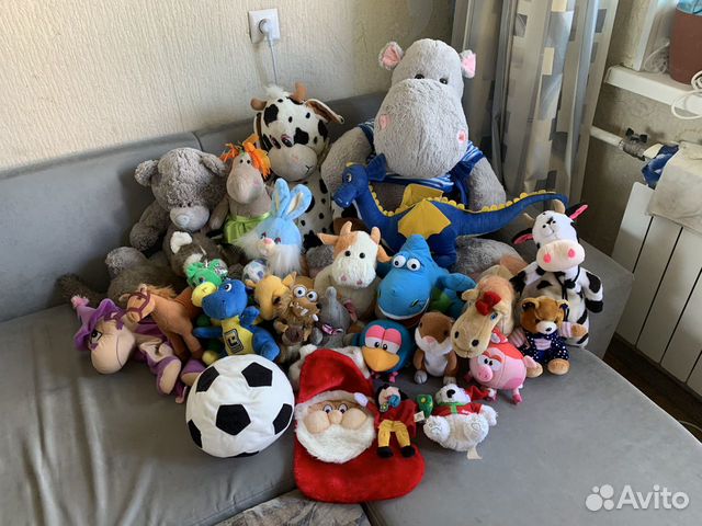 Мягкие игрушки/мольберт детский/машинки