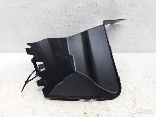 Дефлектор радиатора правый Renault Duster 2010