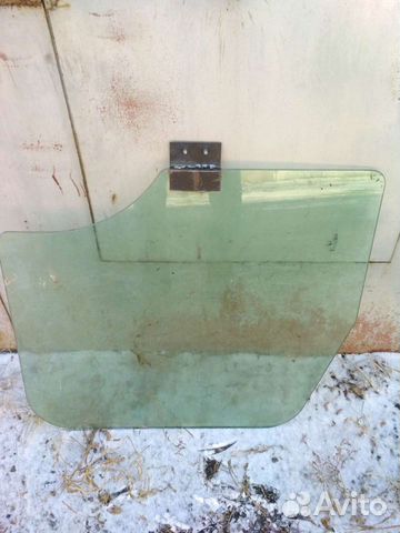 Тягач интернационал 9200i стекло правой двери