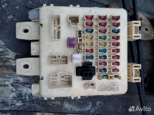 Блок предохранителей салонный hyundai elantra xd
