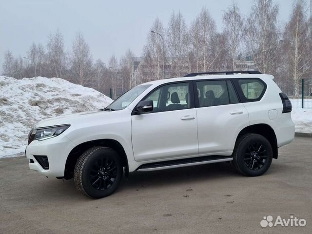 Toyota Land Cruiser Prado 2.8 AT, 2022, 35 км