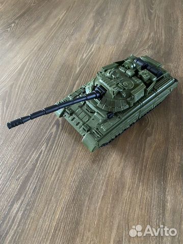 Игрушечный танк