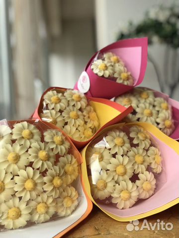 Букеты из шоколада к 8 Марта