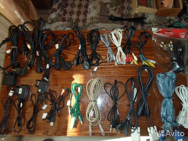 Кабели, зарядки, колокольчики, переходники