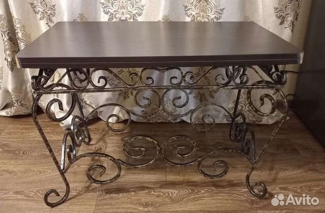 Кованная вешалка, журнальный столик
