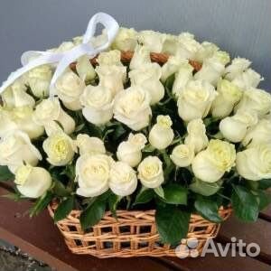 Белые розы Букет роз Корзина роз