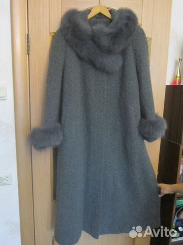Зимнее пальто шерсть букле мех песец, новое Зимнее пальто шерсть букле мех песец, новое