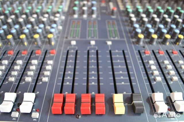 Новый микшерный пульт Soundcraft LX7II 32CH(обмен)