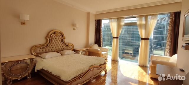 

1-к. квартира, 52 м², 26/50 эт.