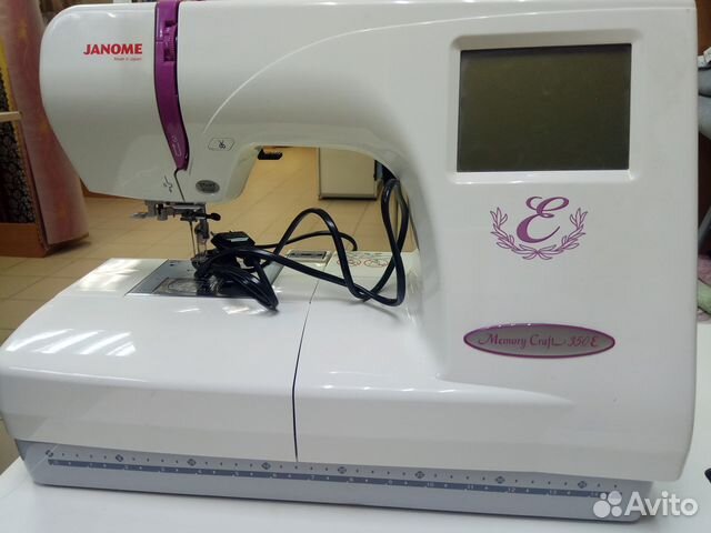 Швейная вышивальная машина Janome 350 e