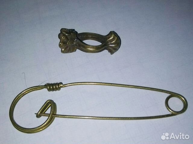 Антикварная булавка и зажим Антикварная булавка и зажим