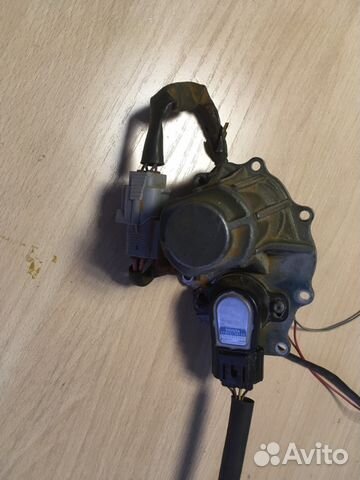 Шаговый двигатель дроссельной заслонки б/у Toyota