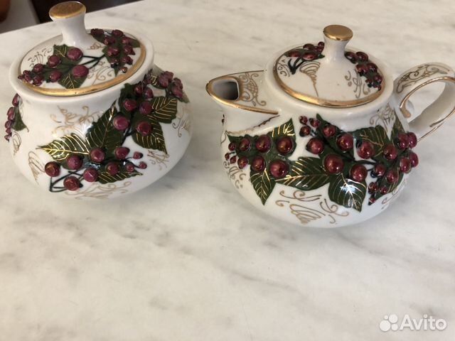 Новые заварочный чайник и сахарница из фарфора Новые заварочный чайник и сахарница из фарфора