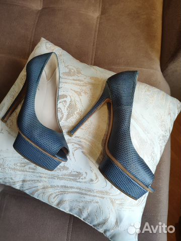 Туфли с открытым носом Туфли с открытым носом