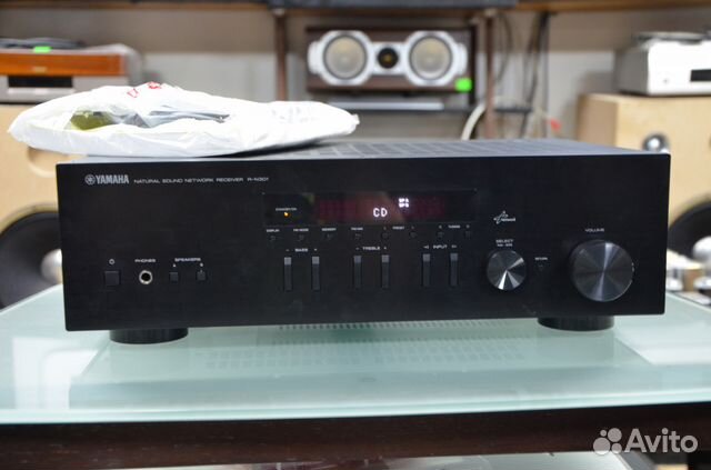 Cетевой усилитель с радио Yamaha R-N301 комплект