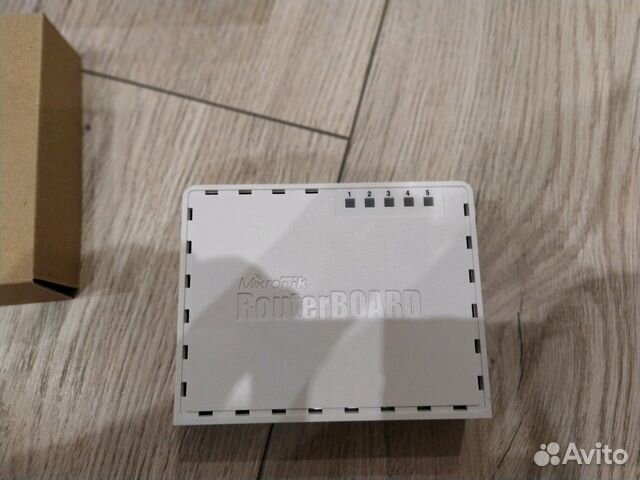 Маршрутизатор MikroTik RouterBoard RB750UP