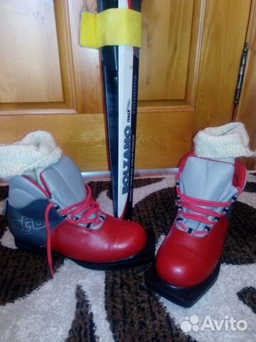 Лыжи и лыжные ботинки