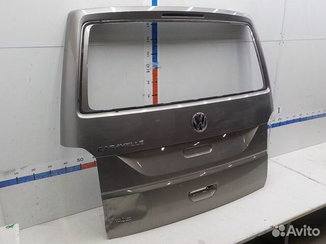 Дверь багажника на Volkswagen Caravelle (T6) Дверь багажника на Volkswagen Caravelle (T6)