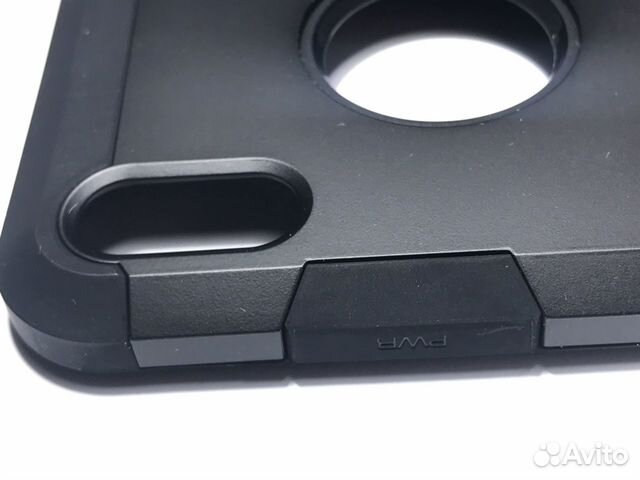Противоударный чехол Spigen для iPhone Xs Max Противоударный чехол Spigen для iPhone Xs Max