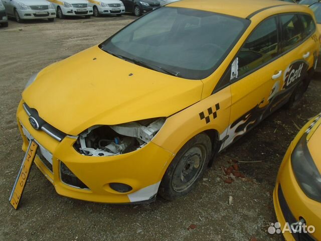 Ford Focus 1.6 МТ, 2014, битый, 100 000 км