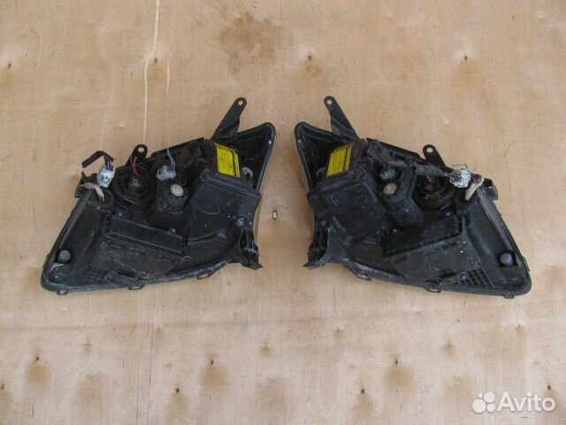 Фара Toyota Avensis AZT250 ZZT250 Фара Toyota Avensis AZT250 ZZT250