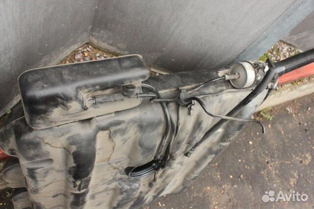 Топливный бак Mercedes V-Class W638 111.978 2.3L Топливный бак Mercedes V-Class W638 111.978 2.3L