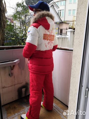 Горнолыжный женский костюм
