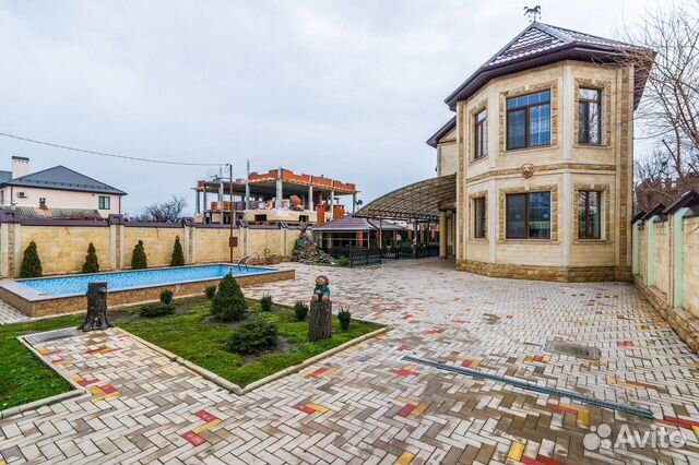 Дом 255 м² на участке 7 сот.