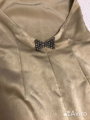 Платье с кружевом и открытой спиной Платье с кружевом и открытой спиной