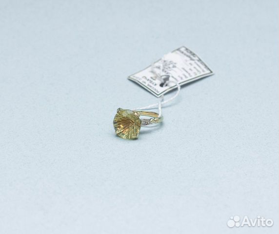 Новое кольцо с бриллиантами и цирконием