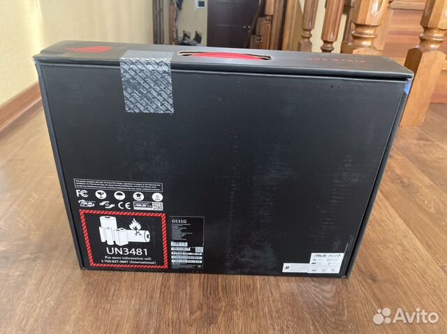 Asus ROG Strix Scar III 15.6” 240Hz, RTX 2070, i7 Asus ROG Strix Scar III 15.6” 240Hz, RTX 2070, i7