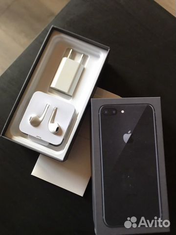 Телефон iPhone 8 Plus
