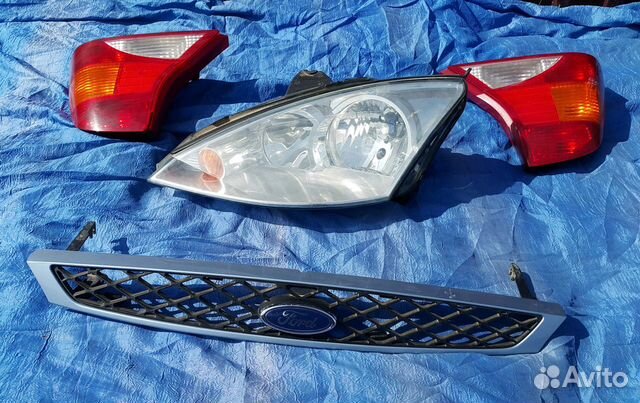 Ford Focus 1, Фонари, решетка, эмблема