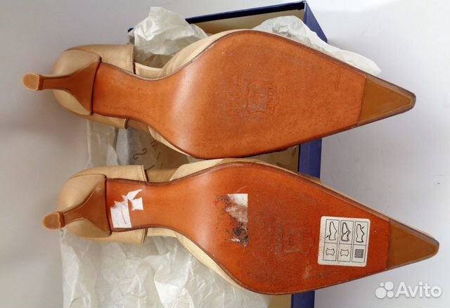 Туфли нарядные Stuart Weitzman р. 39,5 Туфли нарядные Stuart Weitzman р. 39,5