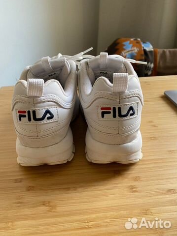 Белые кроссовки fila