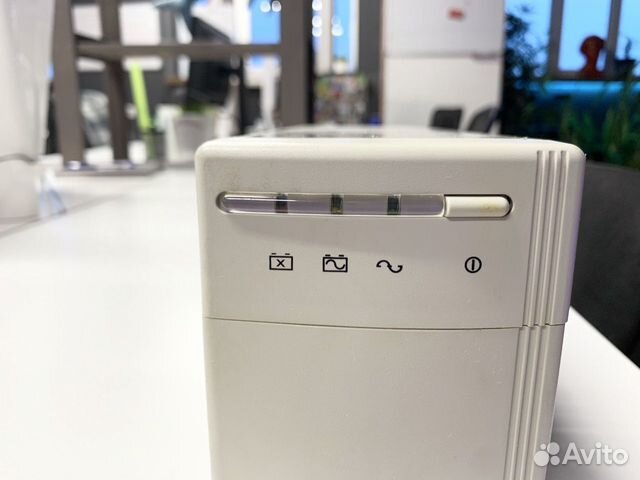 Источник бесперебойного питания Powercom Источник бесперебойного питания Powercom