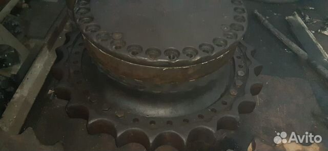 Редуктор хода экскаватора Komatsu PC1250-7 Редуктор хода экскаватора Komatsu PC1250-7