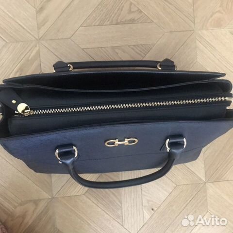 Новая сумка Salvatore Ferragamo Новая сумка Salvatore Ferragamo
