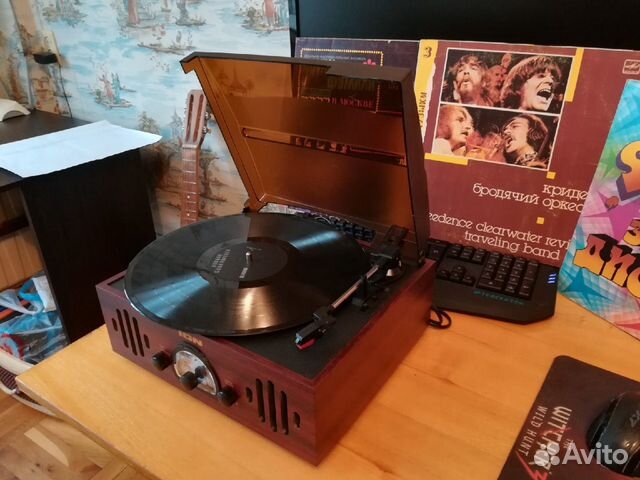Виниловый проигрыватель Ion Trio LP в ретро стиле Виниловый проигрыватель Ion Trio LP в ретро стиле