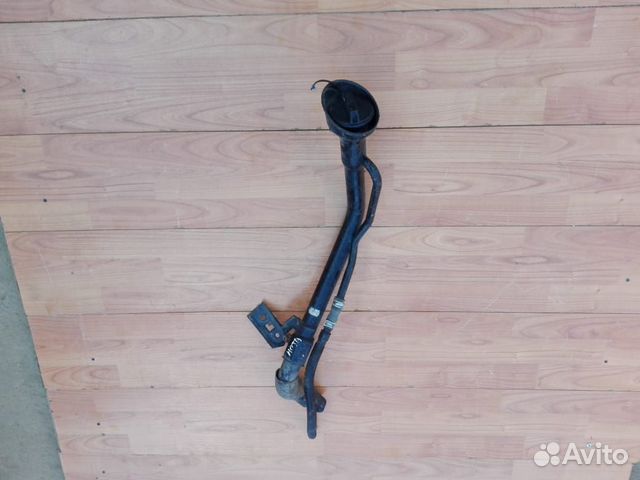 Топливная горловина Nissan Note