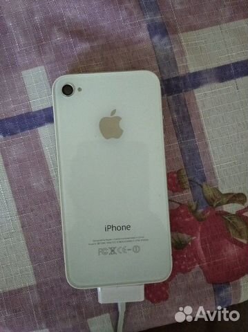 Телефон iPhone 4