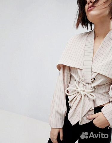 Блуза ASOS необычного кроя Блуза ASOS необычного кроя