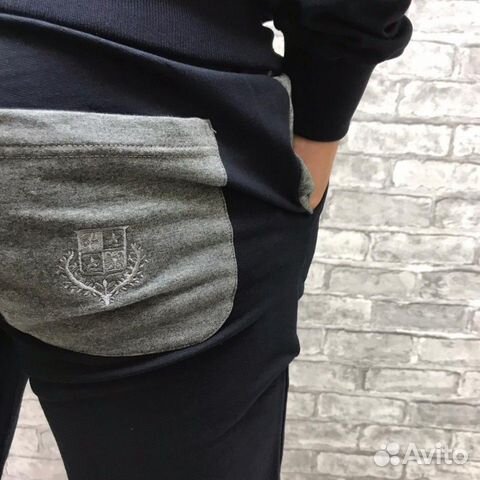 Спортивный костюм Спортивный костюм