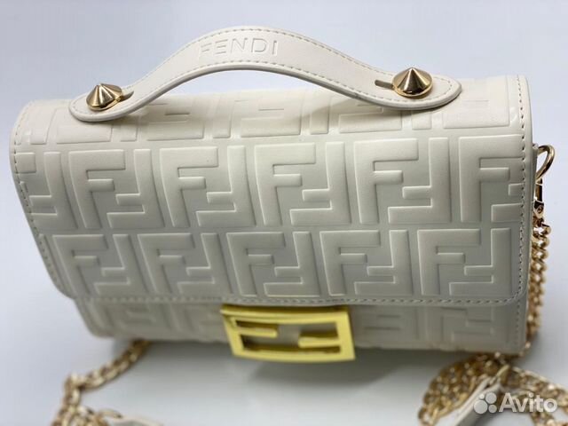 Новая женская сумка на плечо Fendi белая