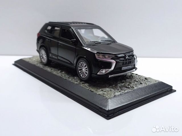 1:43 Mitsubishi Outlander