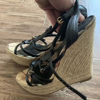 Новые босоножки Burberry 41р